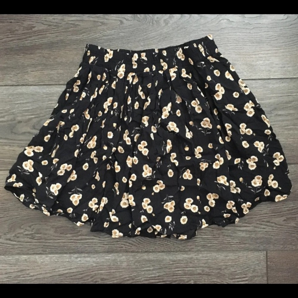 Brandy Melville Flower Skirt